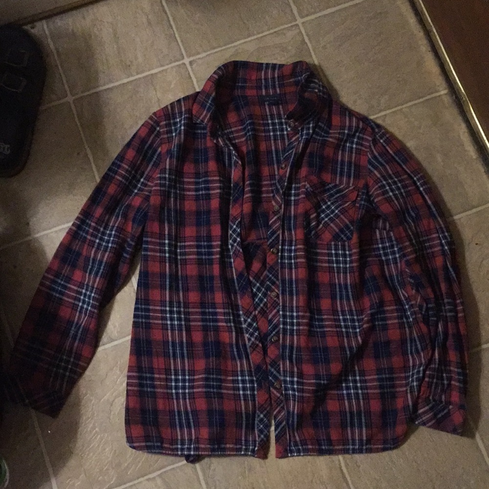 A flannel large juniors button up